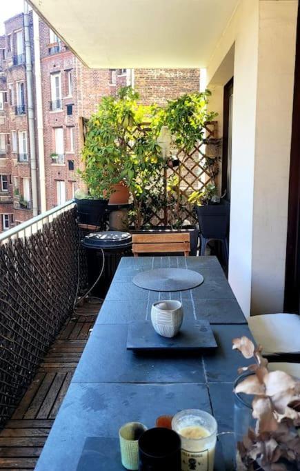 Lovely Artist Appartment Париж Экстерьер фото